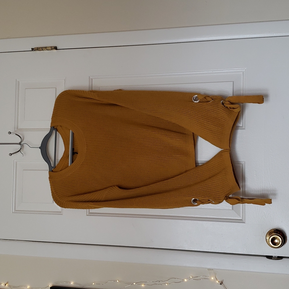 Moon and Madison pullover sweater